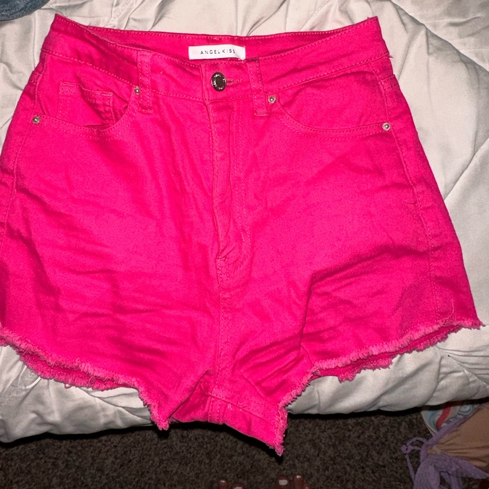 pink shorts